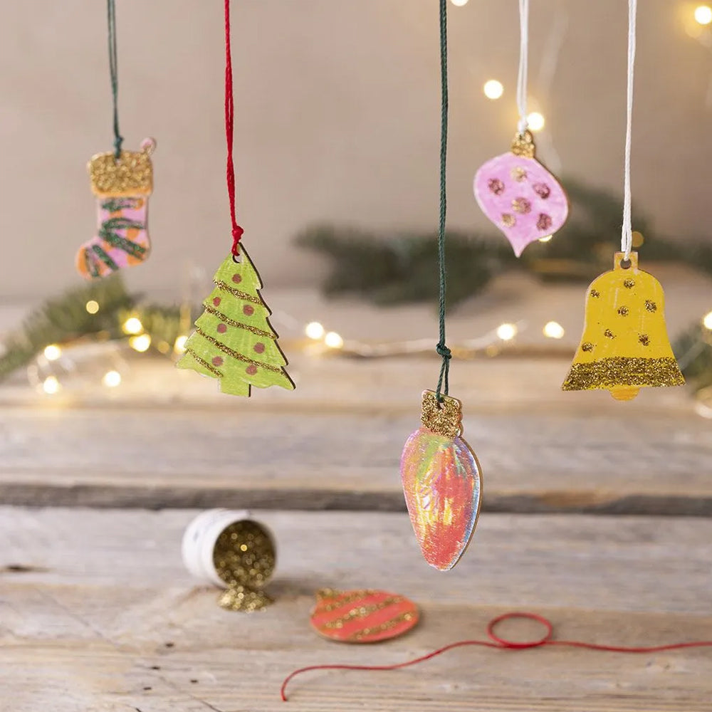 90 Flat Wooden Christmas Ornaments to Decorate | 6cm Tall | Craft Idea